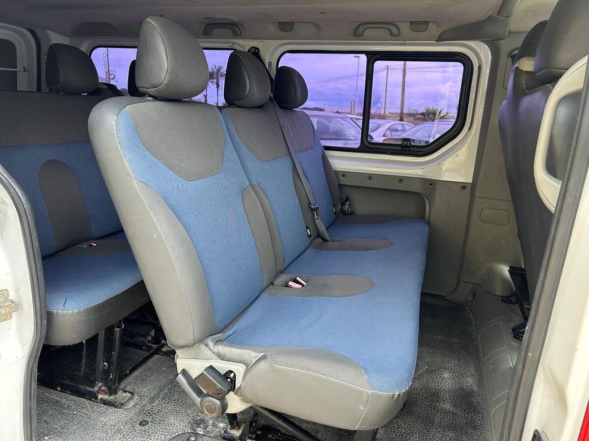 RENAULT TRAFIC 9 SEATS 2.0 DCI SPANISH LHD IN SPAIN 137000 MILES SUPERB 2013